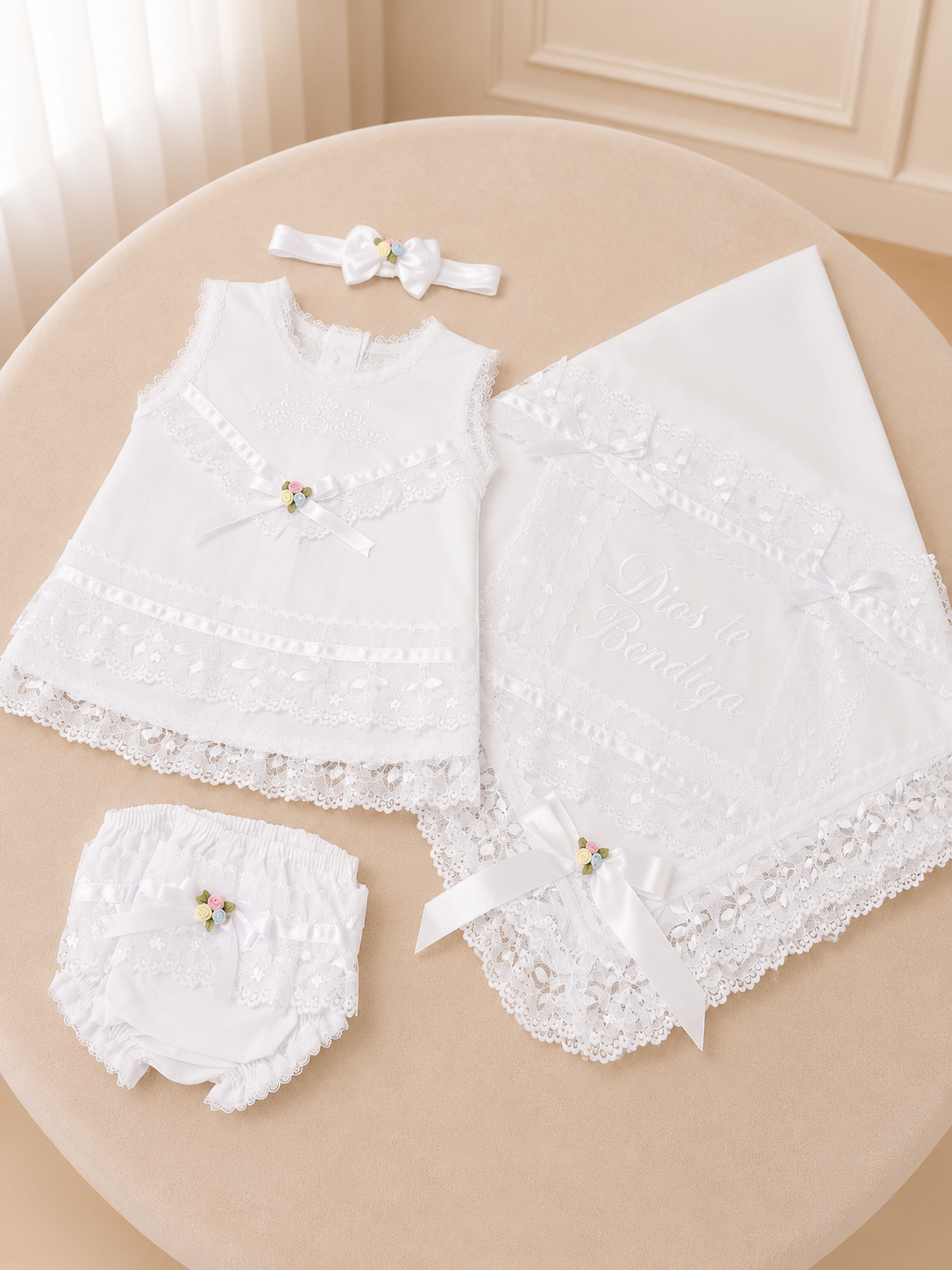 Set tradicional de niña